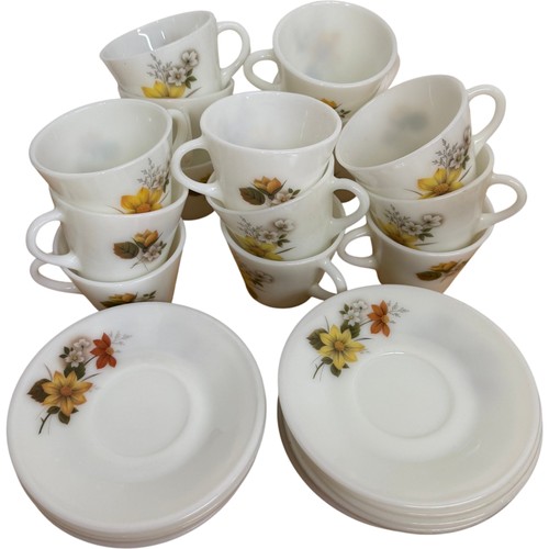 Vintage jaj pyrex floral tea - vintage,