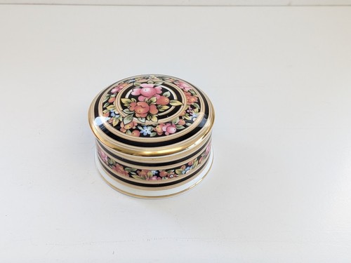 Vintage 1992 small wedgwood - vintage,