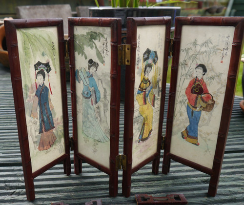 Vtg small folding desk screen - folding,