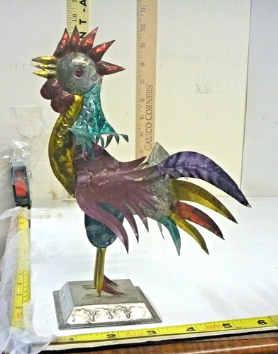 Vtg colorful tin - colorful, rooster
