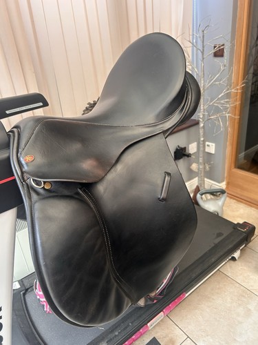 Kessington black leather - 17.5,
