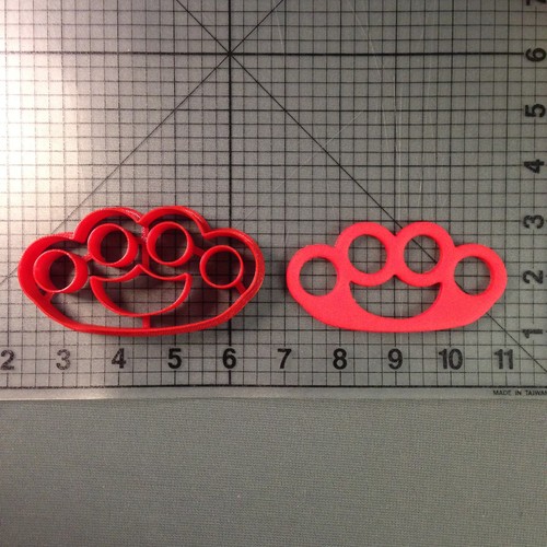 Brass knuckles cookie - knuckles, cutter