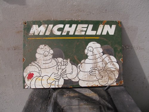 Enamel michelin first aid - ,