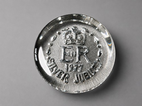 1977 queen elizabeth silver - queen,