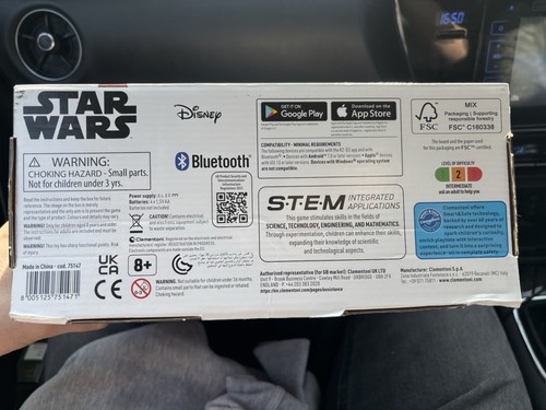 Box slightly damaged r2d2 - slightly,