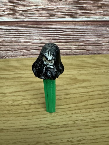 Rare vintage pez black - rare,