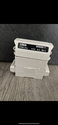 Henley fuse carrier for series - carrier,