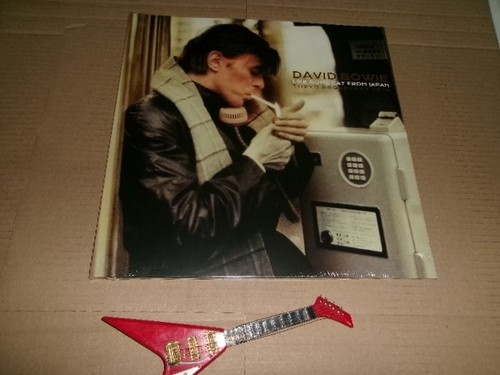 David bowie like some - david, cat