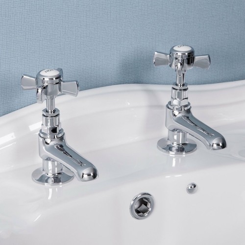 Traditional bathroom tap set - traditional,