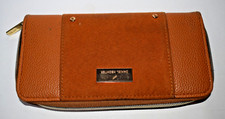 DANIEL HECHTER PARIS LADIES DESIGNER PURSE / WALLET. CAMEL BROWN.