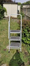 New Unboxed Folding 3 Step Ladder With Handles
