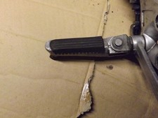 Suzuki TL1000 TL1000R  TL1000S  98---right hand riders footrest peg and carrier