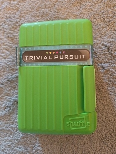 Trivial pursuit shuffle travel - trivial,