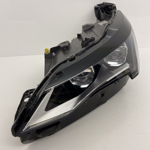 Peugeot 3008 left passenger - left,