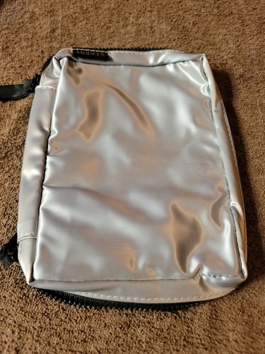 Models prefer silver storage - silver,