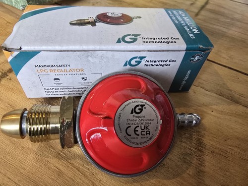 Propane screw regulator - propane, on