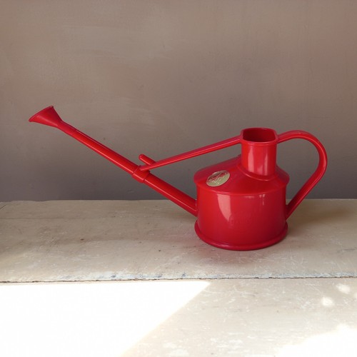 Red haws plastic watering can - plastic,