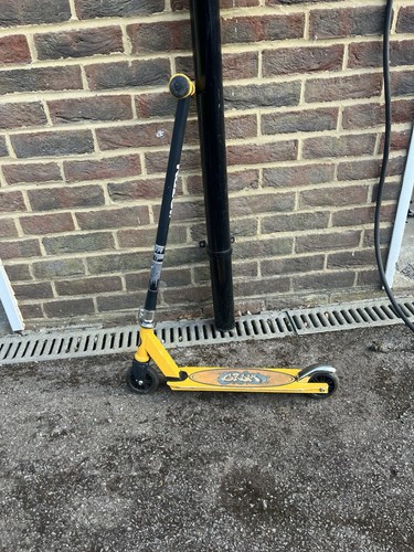 Razor trick scooter yellow - trick, in