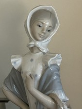 Nao Vintage Figure Lady with