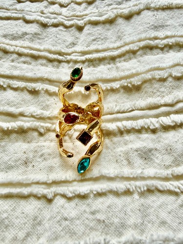Beautiful octopus statement - "octopus",