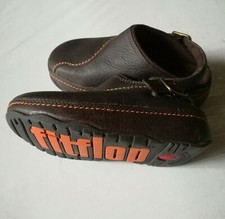 CHILDRENS.. UNISEX.. FITFLOP LEATHER CLOGS..UK SIZE CHILDRENS 11