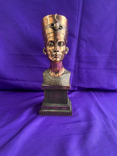 Beautiful bronze base art - base,