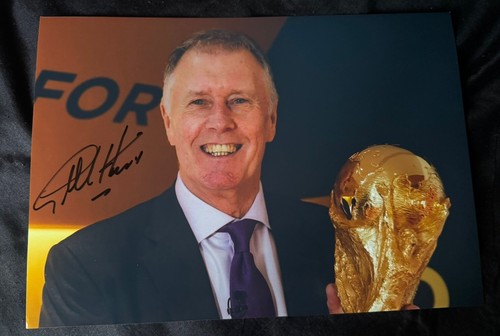 Geoff hurst signed photo - hurst,