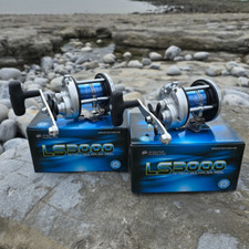 2 x BOAT SEA FISHING MULTIPLIER REELS LOADED WITH 20lb BLUE SEA LINE LS3000 