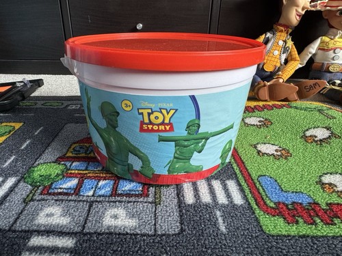 Toy story bucket - toy, army