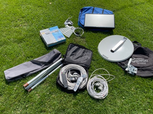 Caravan satellite system - caravan, for