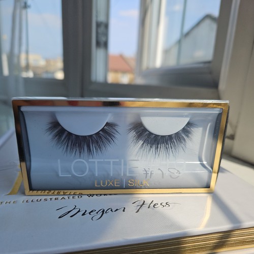 Brand new huda beauty - brand, lottie