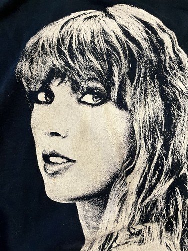 Taylor swift black eras tour - black,