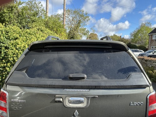 Mitsubishi l200 series - mitsubishi, 5