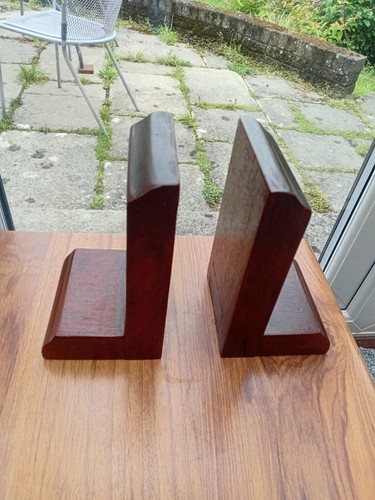 Hardwood book ends made - , by