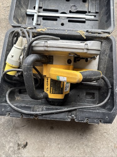 Dewalt d23650 240v corded - d23650,