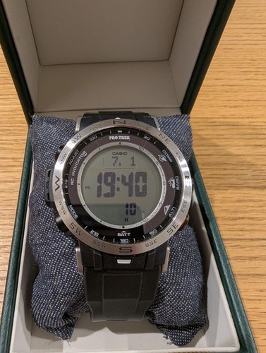 Near mint casio pro trek - mint],