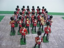 BRITAINS GUARDS MASS MARCHING