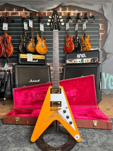 Epiphone inspired gibson - by,