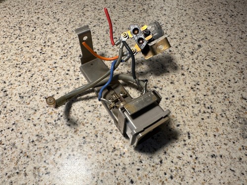Hxb254 socket trip light - socket+trip+light,