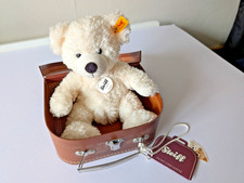 Steiff bear Lotte in case –
