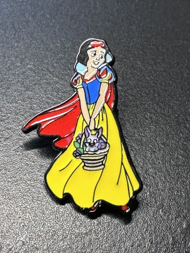 Snow white enamel pin badge - snow,