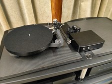 Rega Planar P8 Turntable