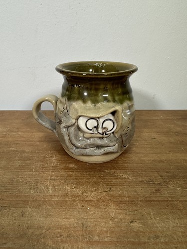Vintage pretty ugly pottery - pretty,