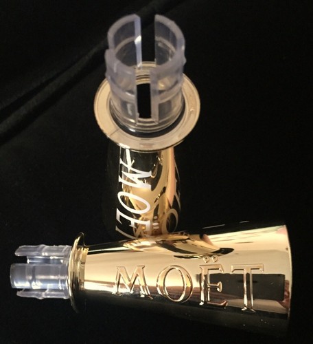 Moet chandon champagne - chandon,