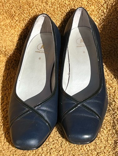 Ladies wide fit - clarks, navy