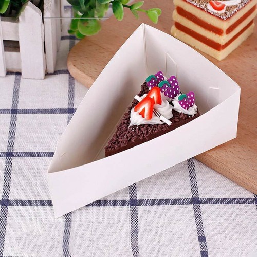 White triangular cake - white, slice