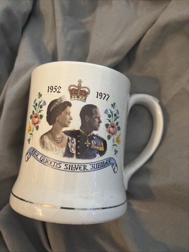 Queens silver jubilee - silver, 1977