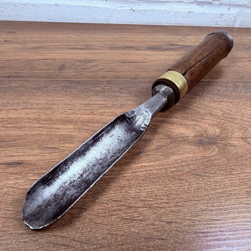 Antique deep gouge chisel - deep,