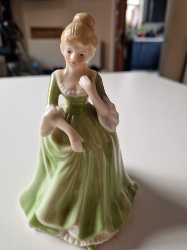 Royal doulton figurine old - royal,