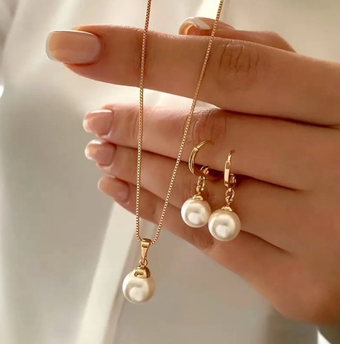 White faux pearl necklace and - white,